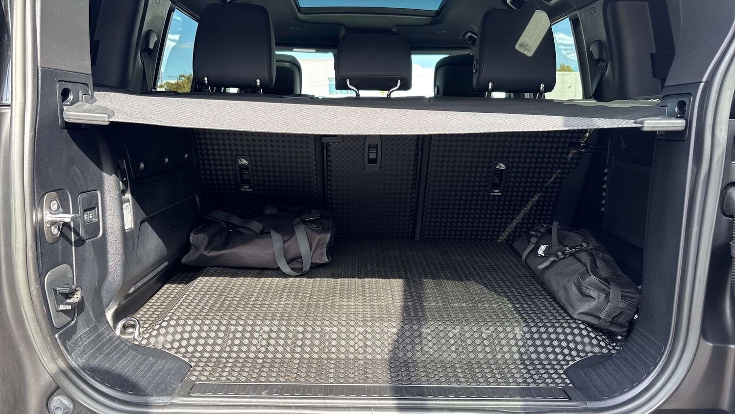 Used Land Rover Defender 2022 for sale - 76967930: Photo 10