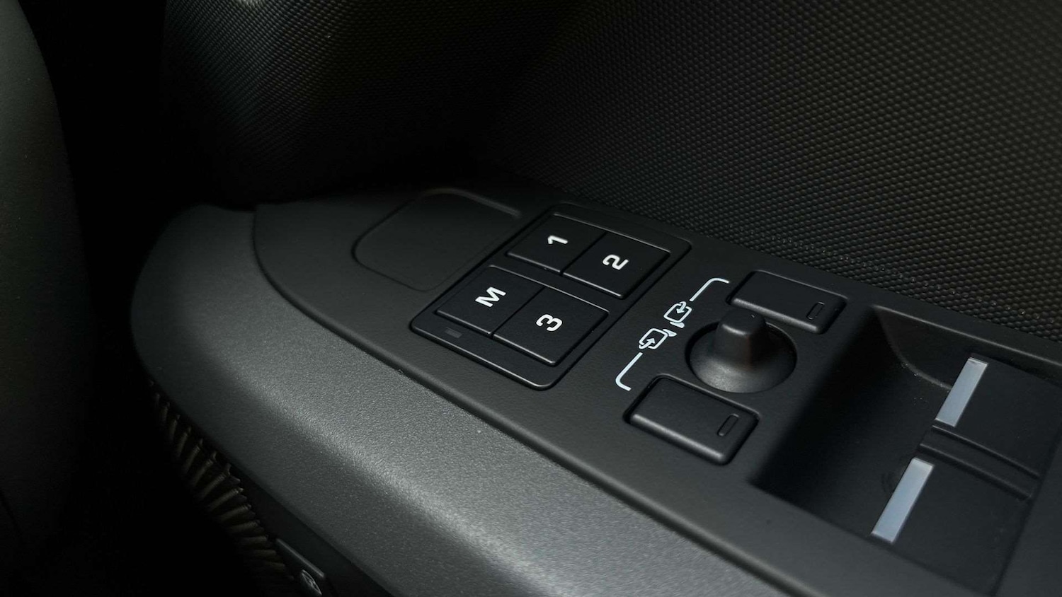 Used Land Rover Defender 2022 for sale - 76967930: Photo 25