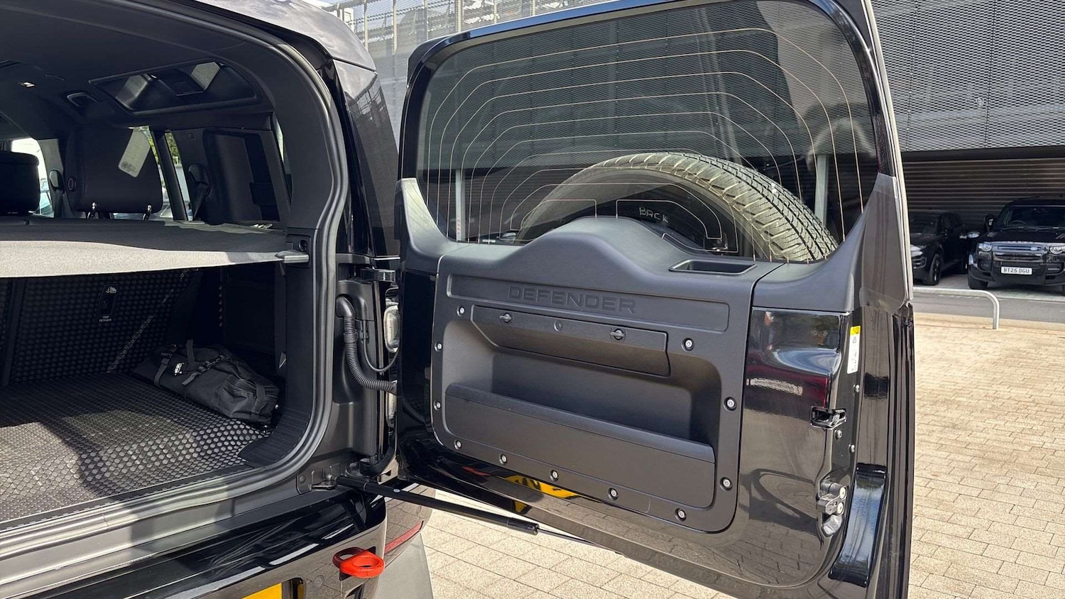 Used Land Rover Defender 2022 for sale - 76967930: Photo 29