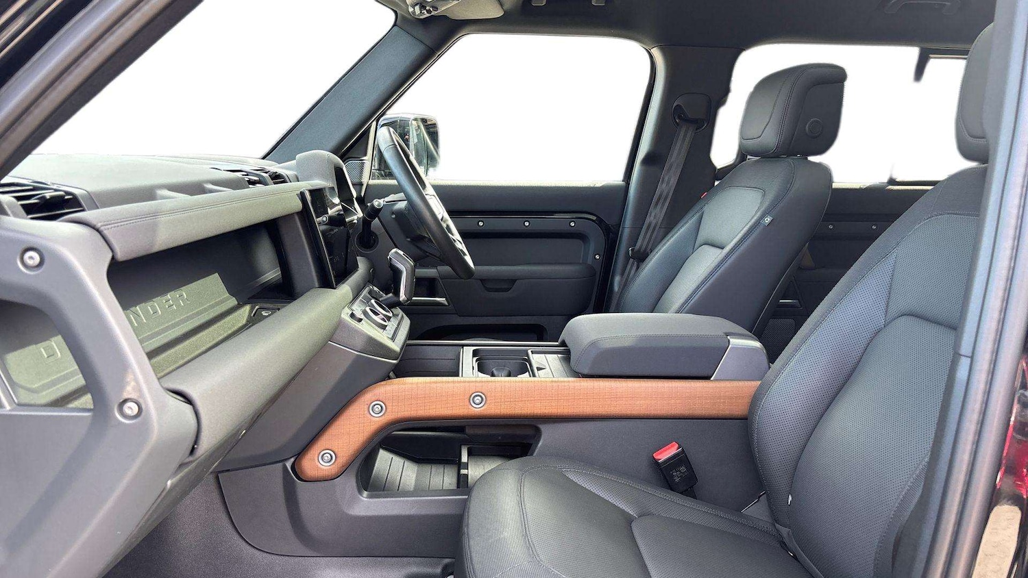 Used Land Rover Defender 2022 for sale - 76967930: Photo 3