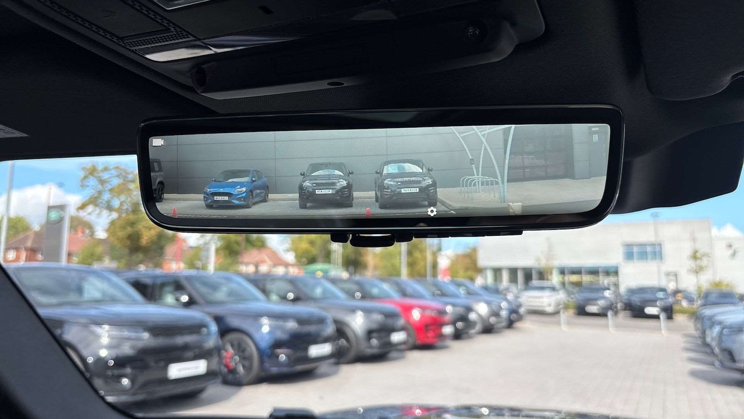 Used Land Rover Defender 2022 for sale - 76967930: Photo 31