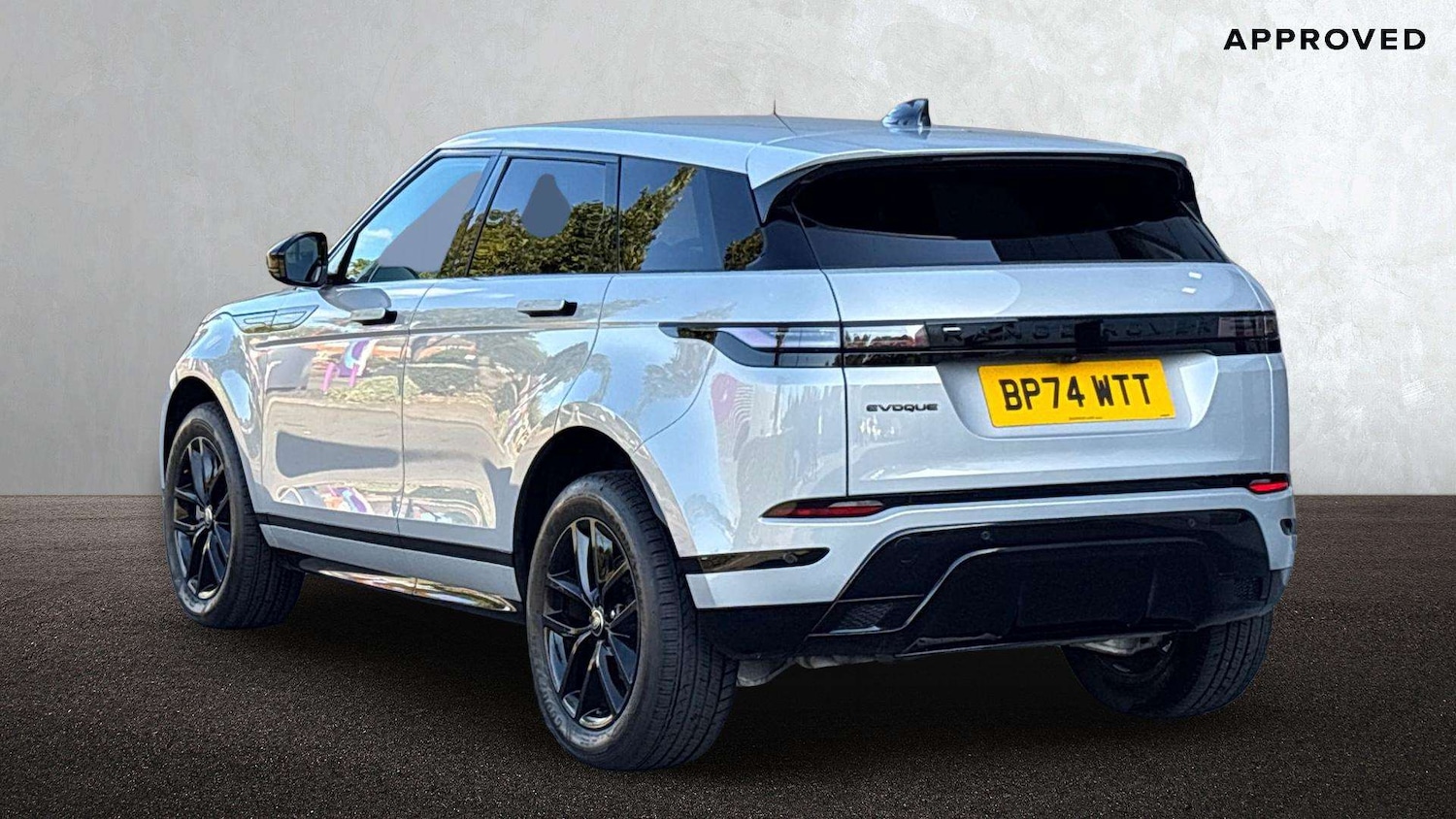 Used Land Rover Range Rover Evoque 2025 for sale - 76459849: Photo 2