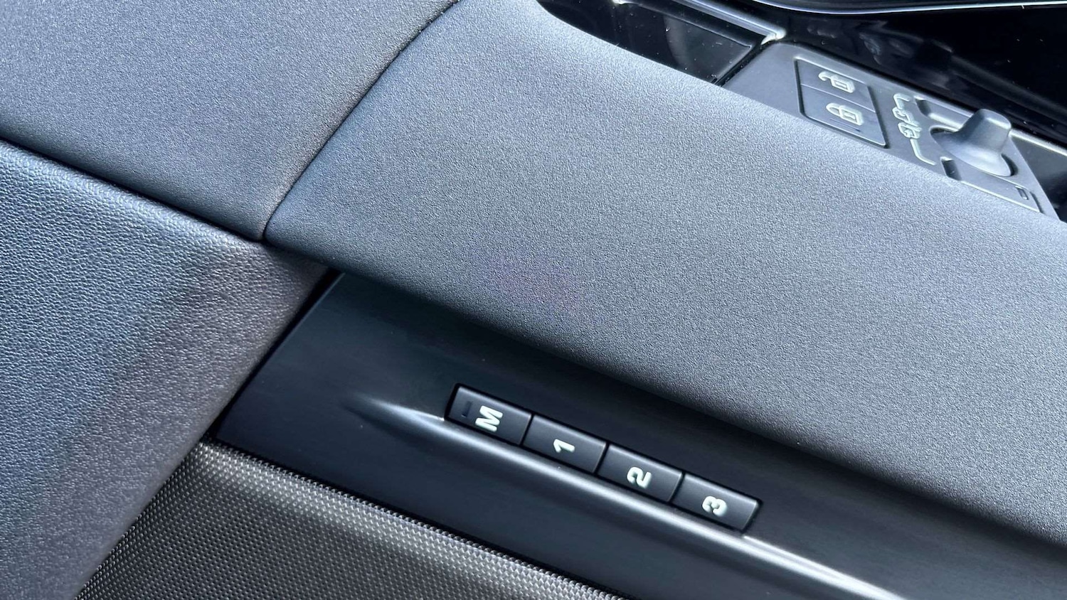 Used Land Rover Range Rover Evoque 2025 for sale - 76459849: Photo 25