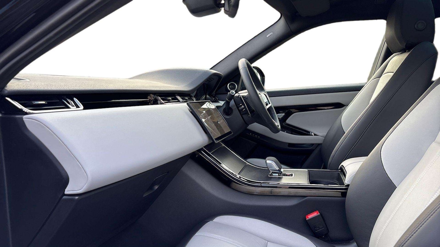 Used Land Rover Range Rover Evoque 2025 for sale - 77686667: Photo 3