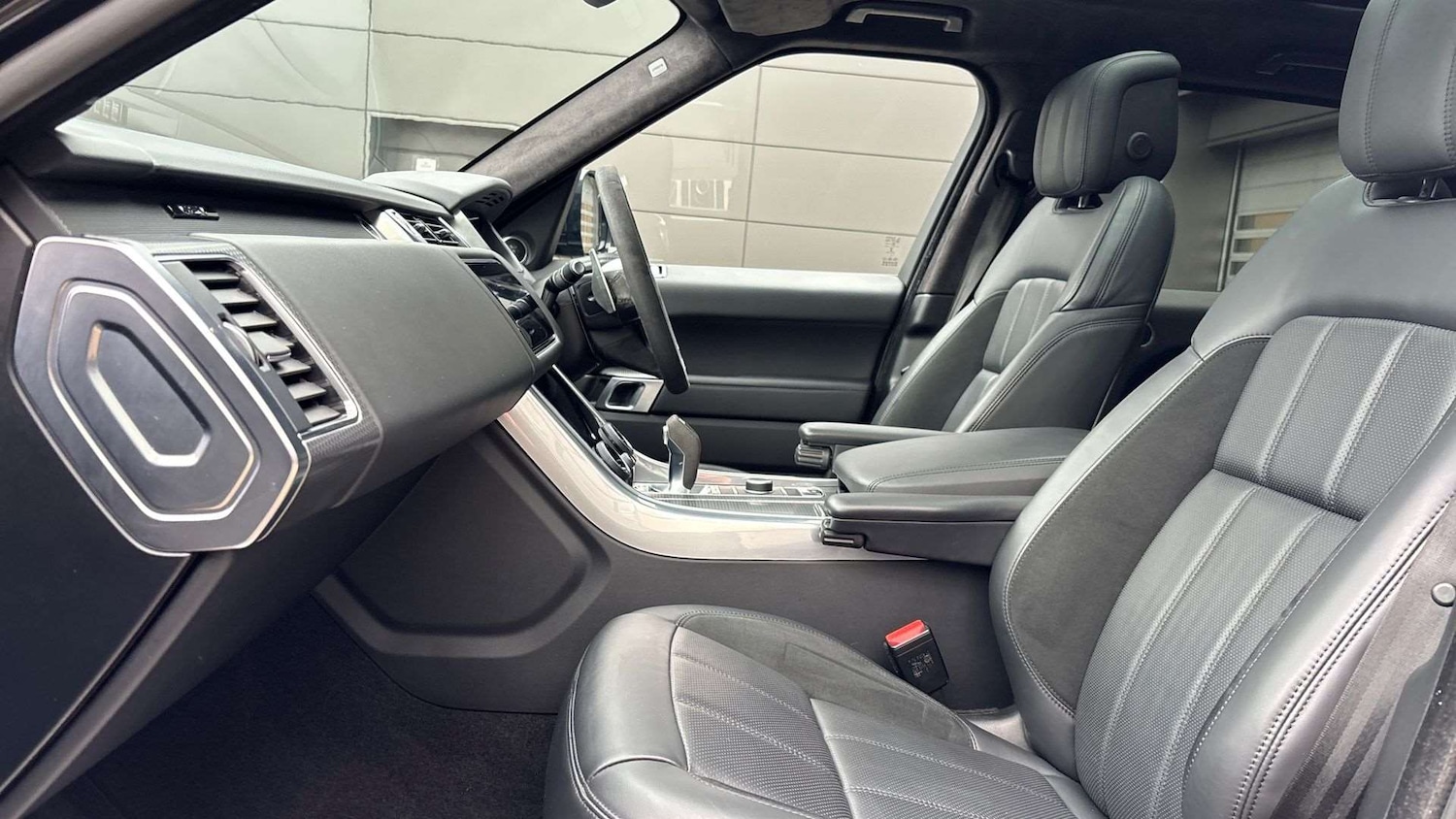 Used Land Rover Range Rover Sport 2021 for sale - 76575923: Photo 3