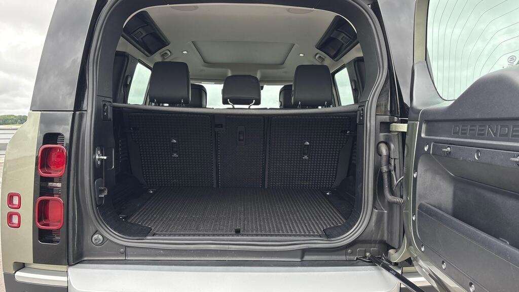 Used Land Rover Defender 2023 for sale - 76875822: Photo 10
