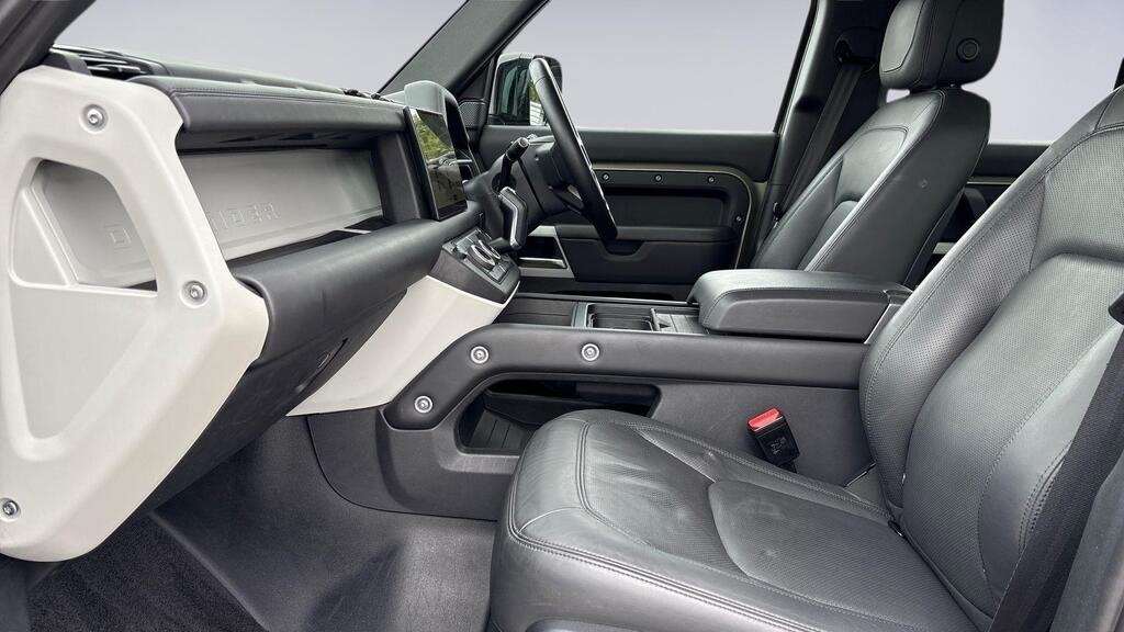 Used Land Rover Defender 2023 for sale - 76875822: Photo 3