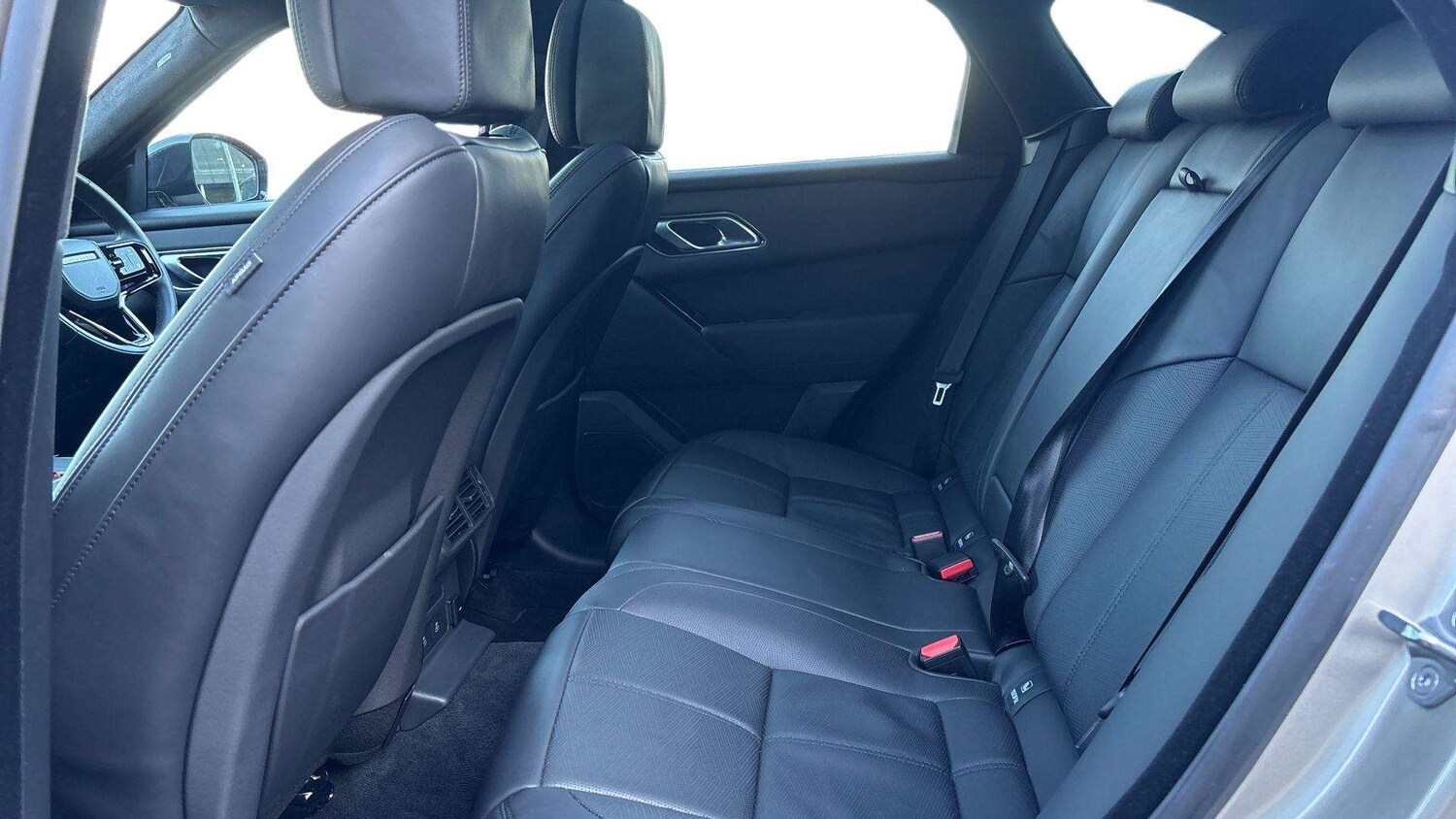 Used Land Rover Range Rover Velar 2025 for sale - 77979478: Photo 4