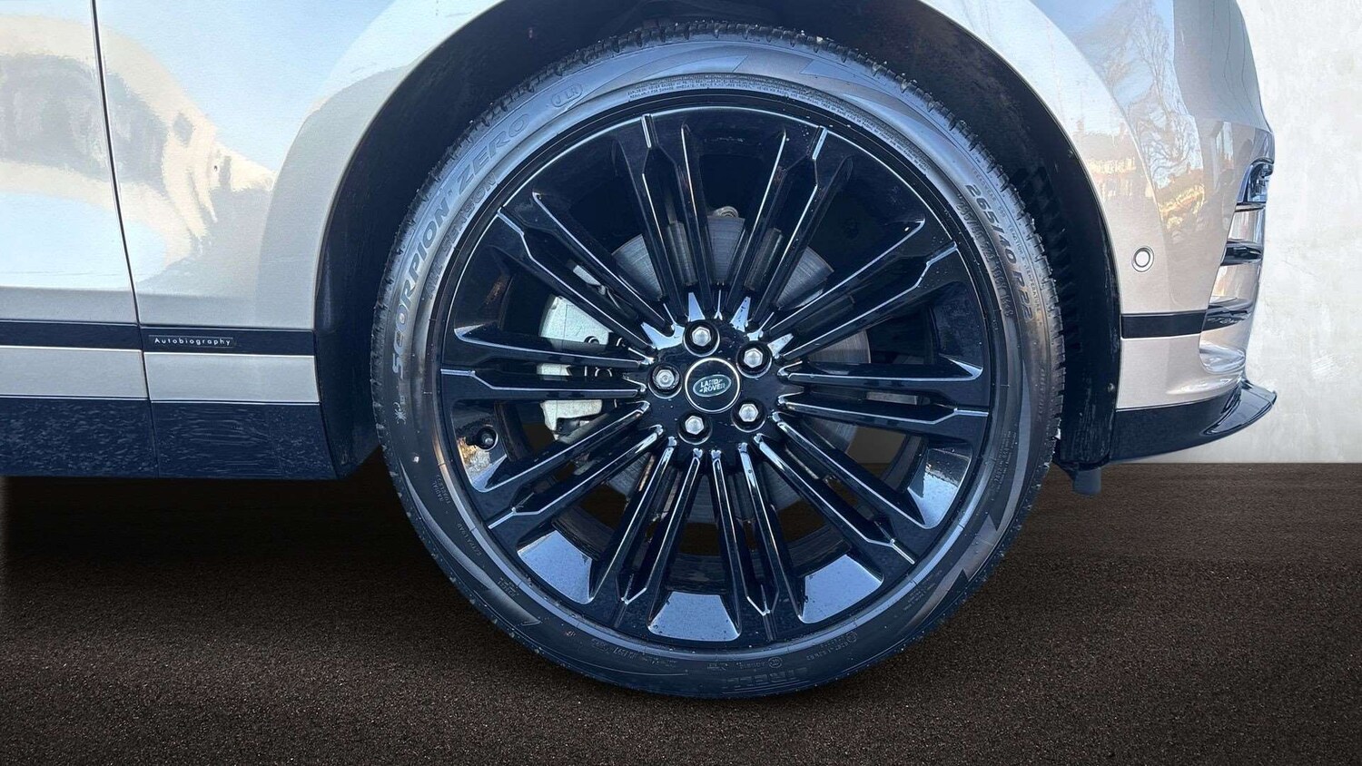 Used Land Rover Range Rover Velar 2025 for sale - 77979478: Photo 8