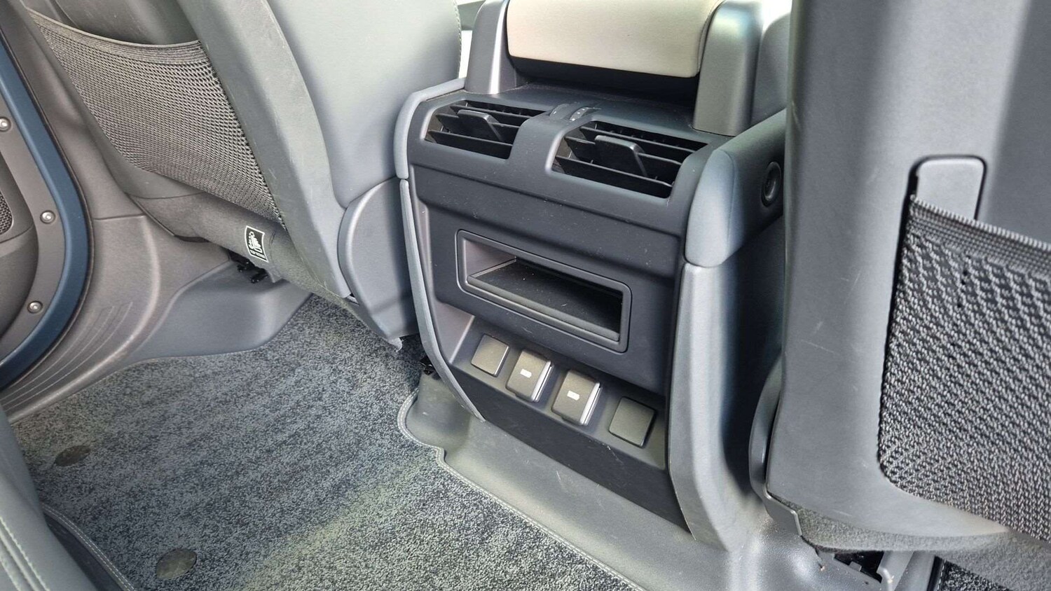 Used Land Rover Defender 2022 for sale - 76460159: Photo 18