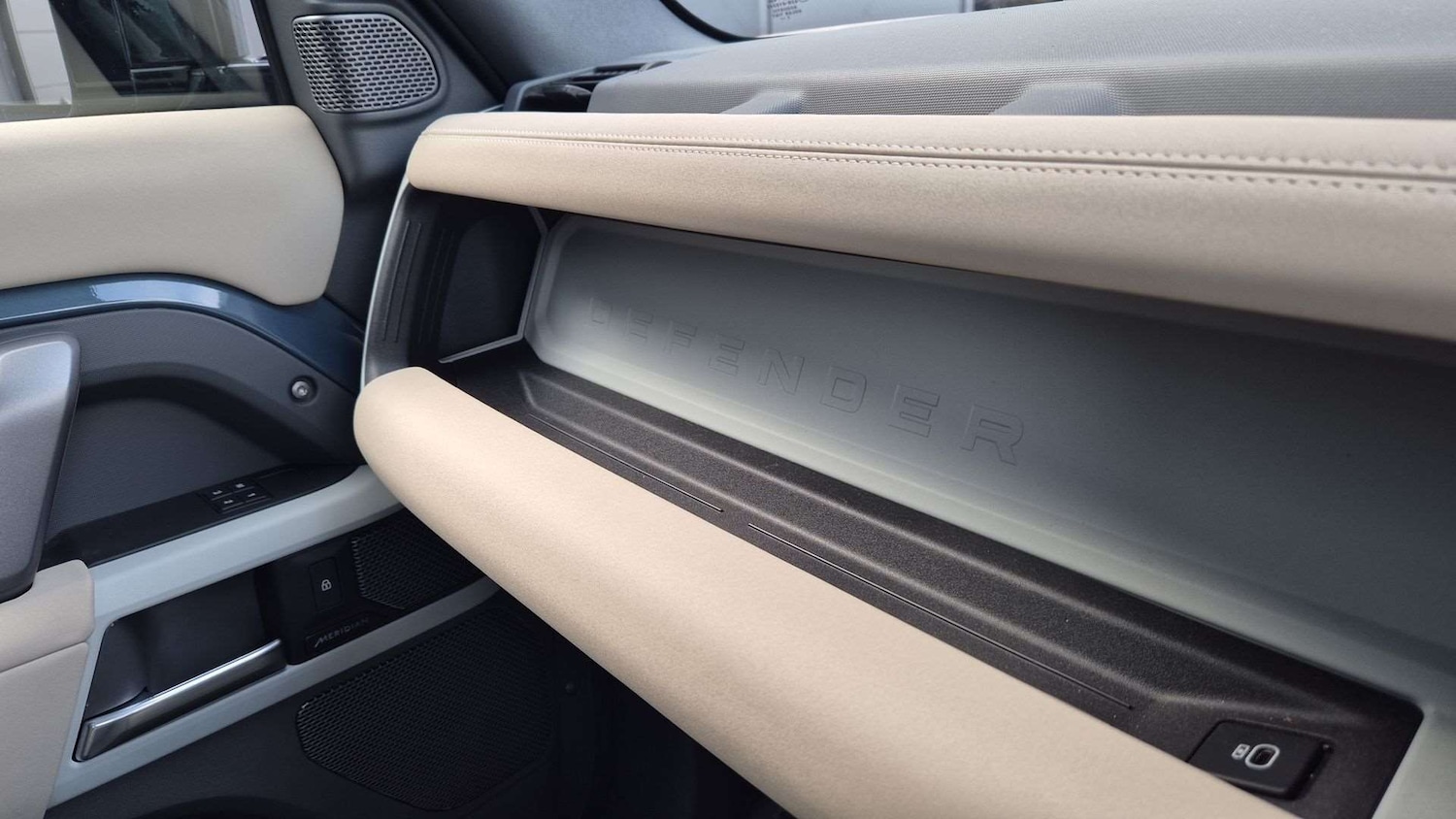 Used Land Rover Defender 2022 for sale - 76460159: Photo 34