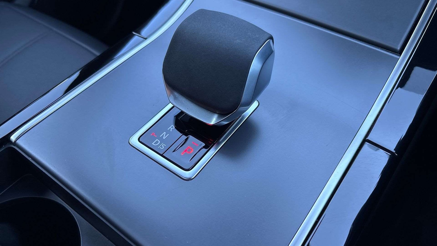 Used Land Rover Range Rover Velar 2025 for sale - 76460531: Photo 13