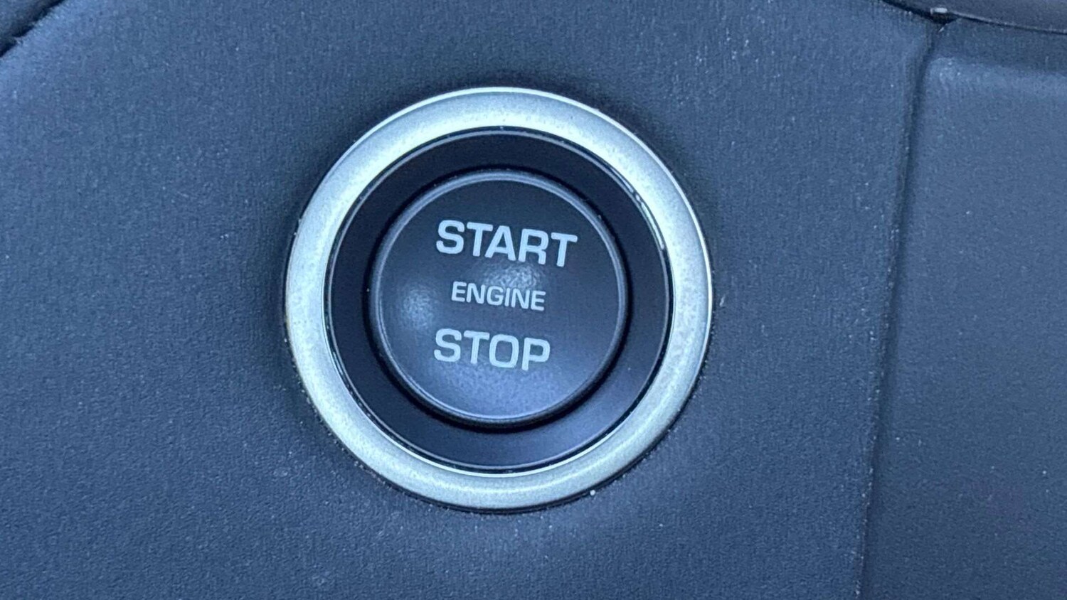 Used Land Rover Range Rover Velar 2025 for sale - 76460531: Photo 34