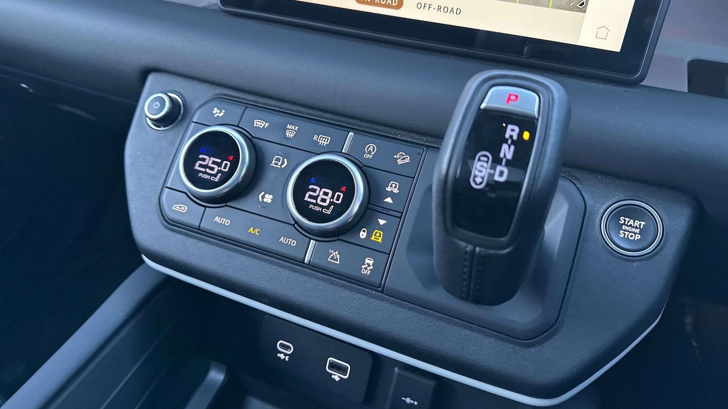 Used Land Rover Defender 2024 for sale - 77810811: Photo 27