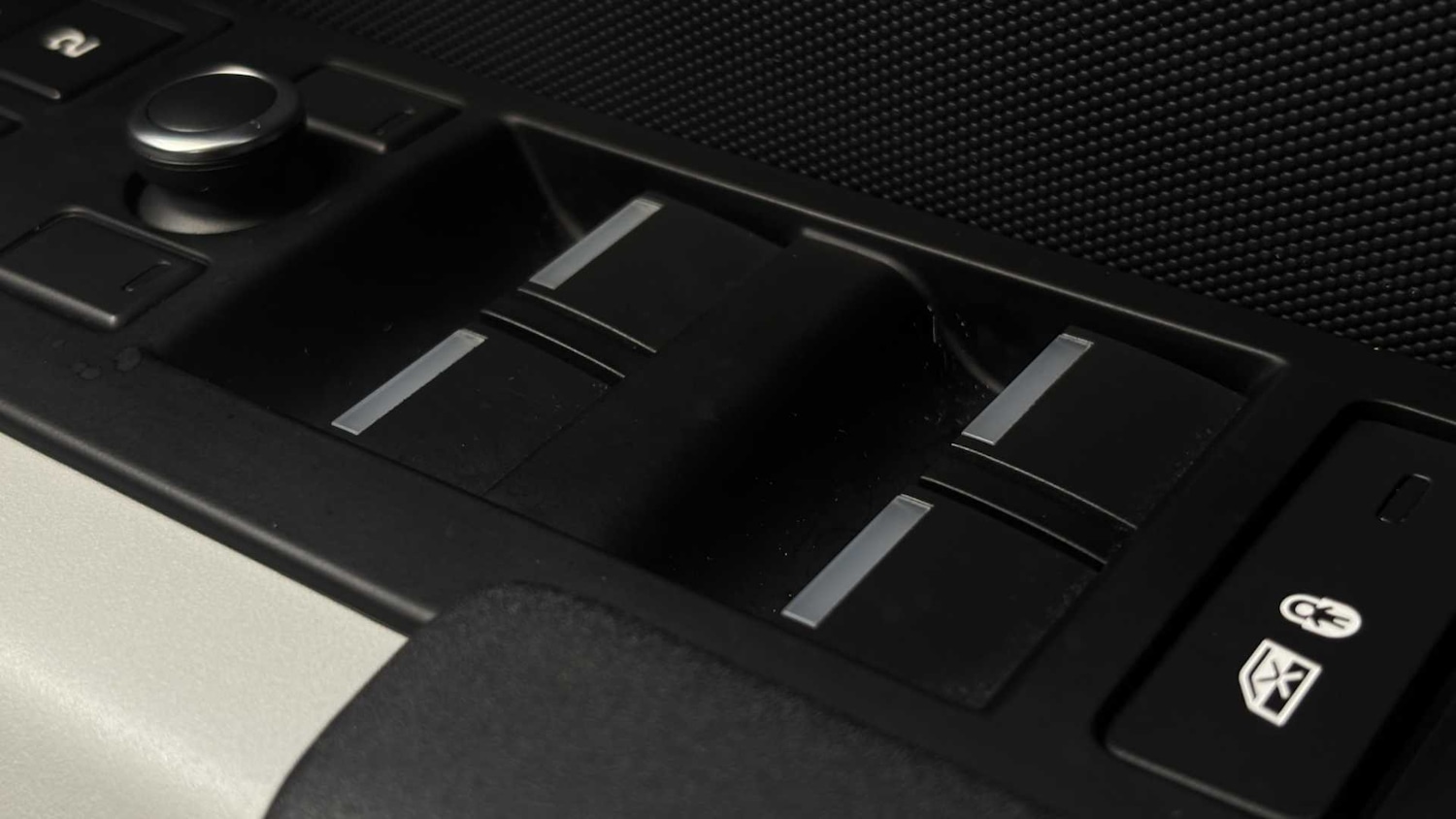 Used Land Rover Defender 2020 for sale - 76460184: Photo 31