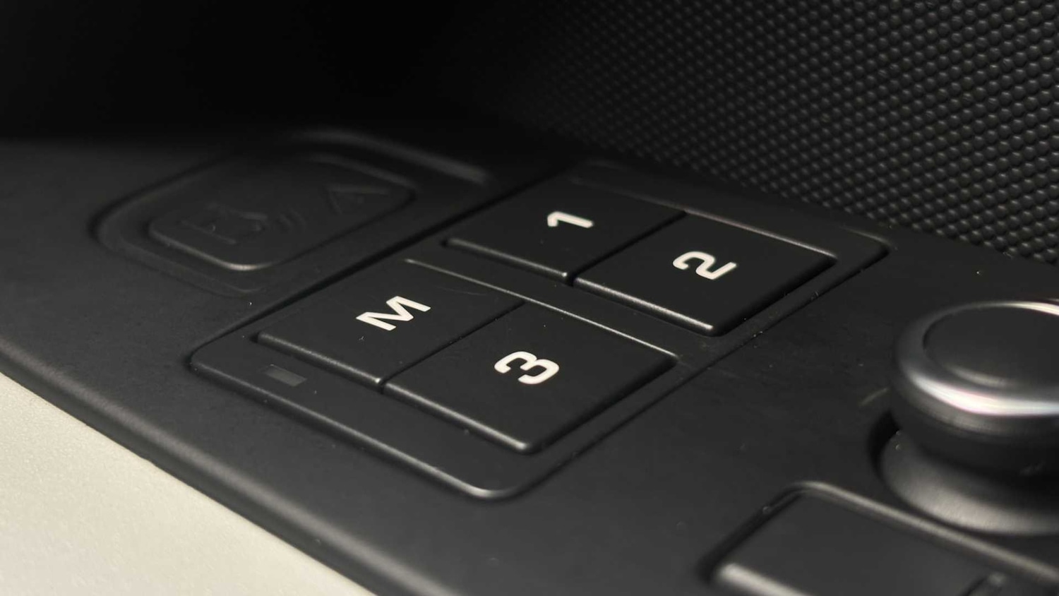 Used Land Rover Defender 2020 for sale - 76460184: Photo 32