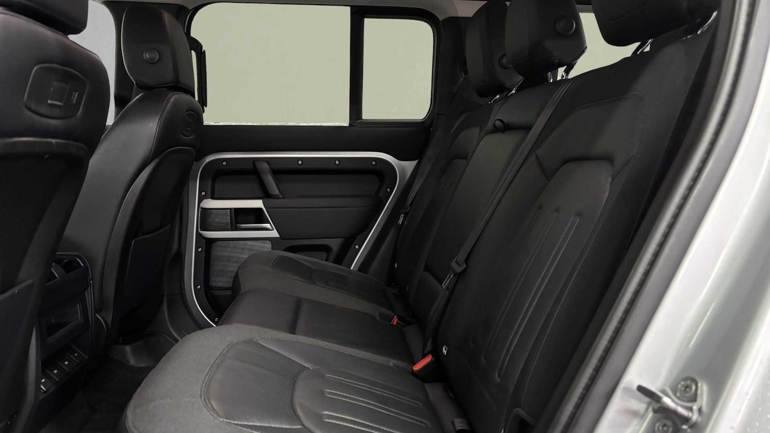 Used Land Rover Defender 2020 for sale - 76460184: Photo 4