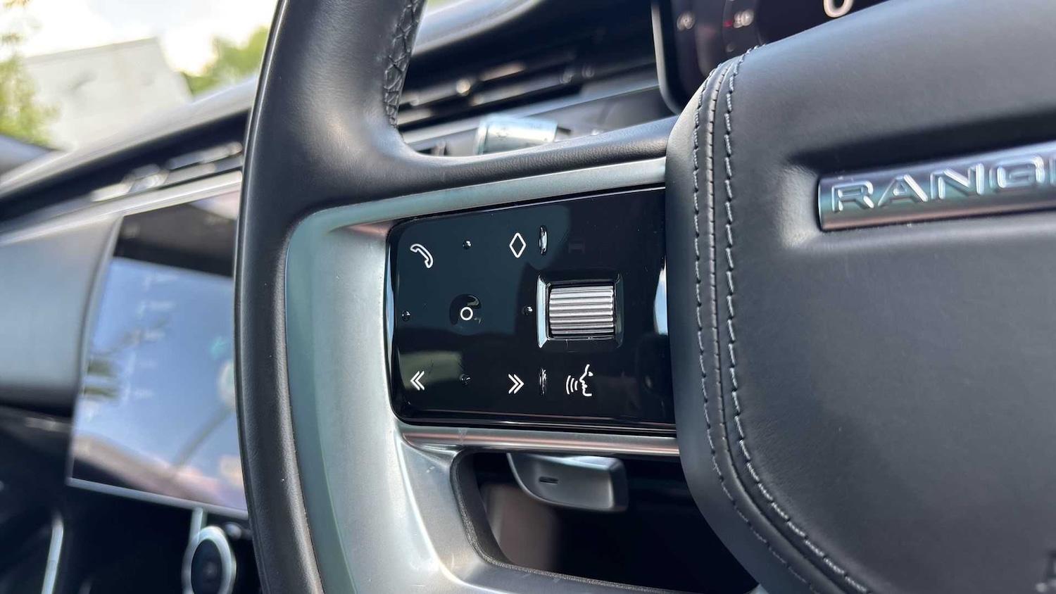 Used Land Rover Range Rover 2022 for sale - 76460409: Photo 32