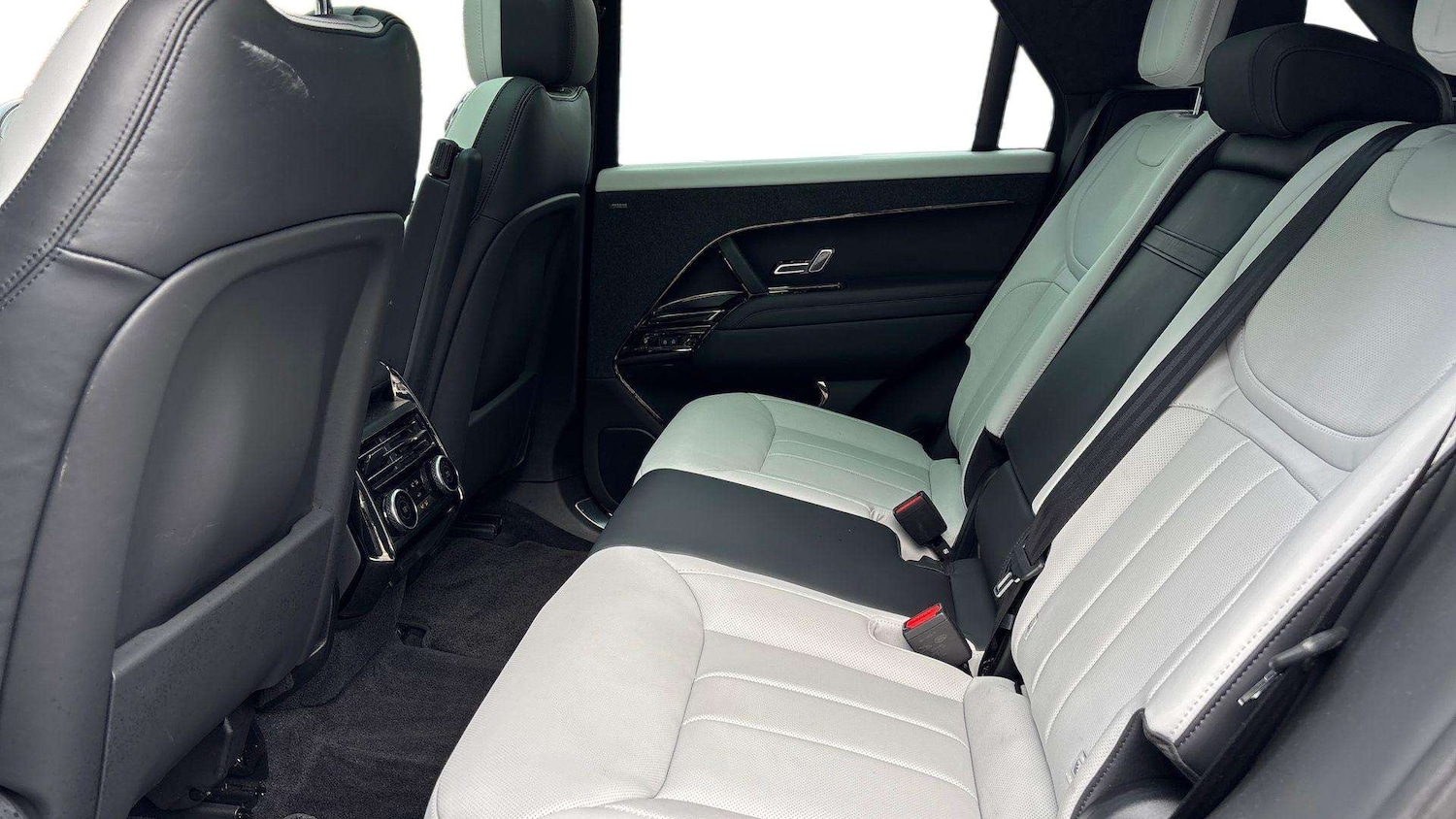 Used Land Rover Range Rover Sport 2024 for sale - 76460411: Photo 4