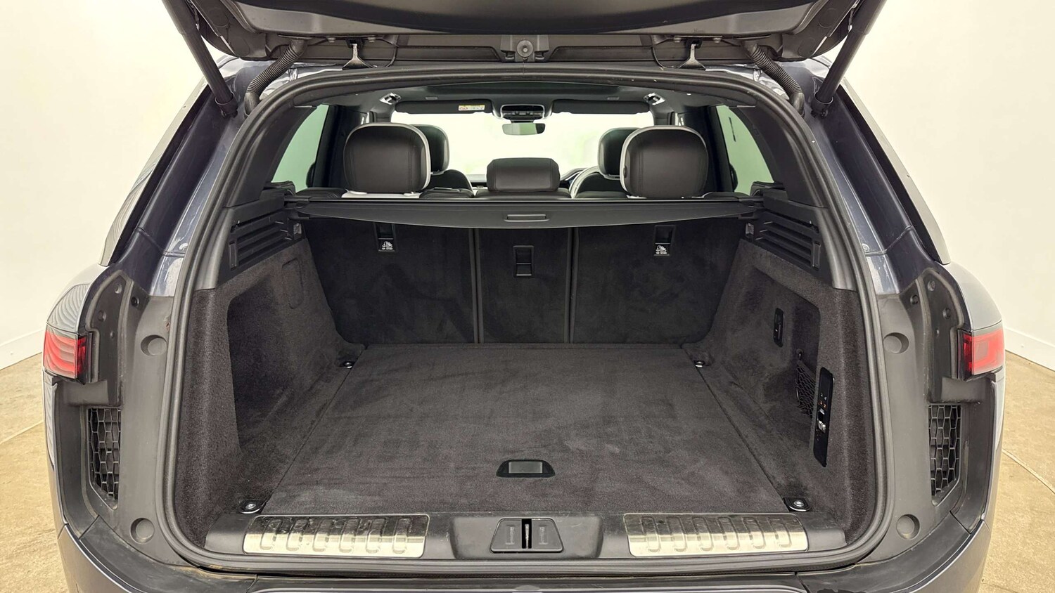 Used Land Rover Range Rover Sport 2024 for sale - 78119151: Photo 10