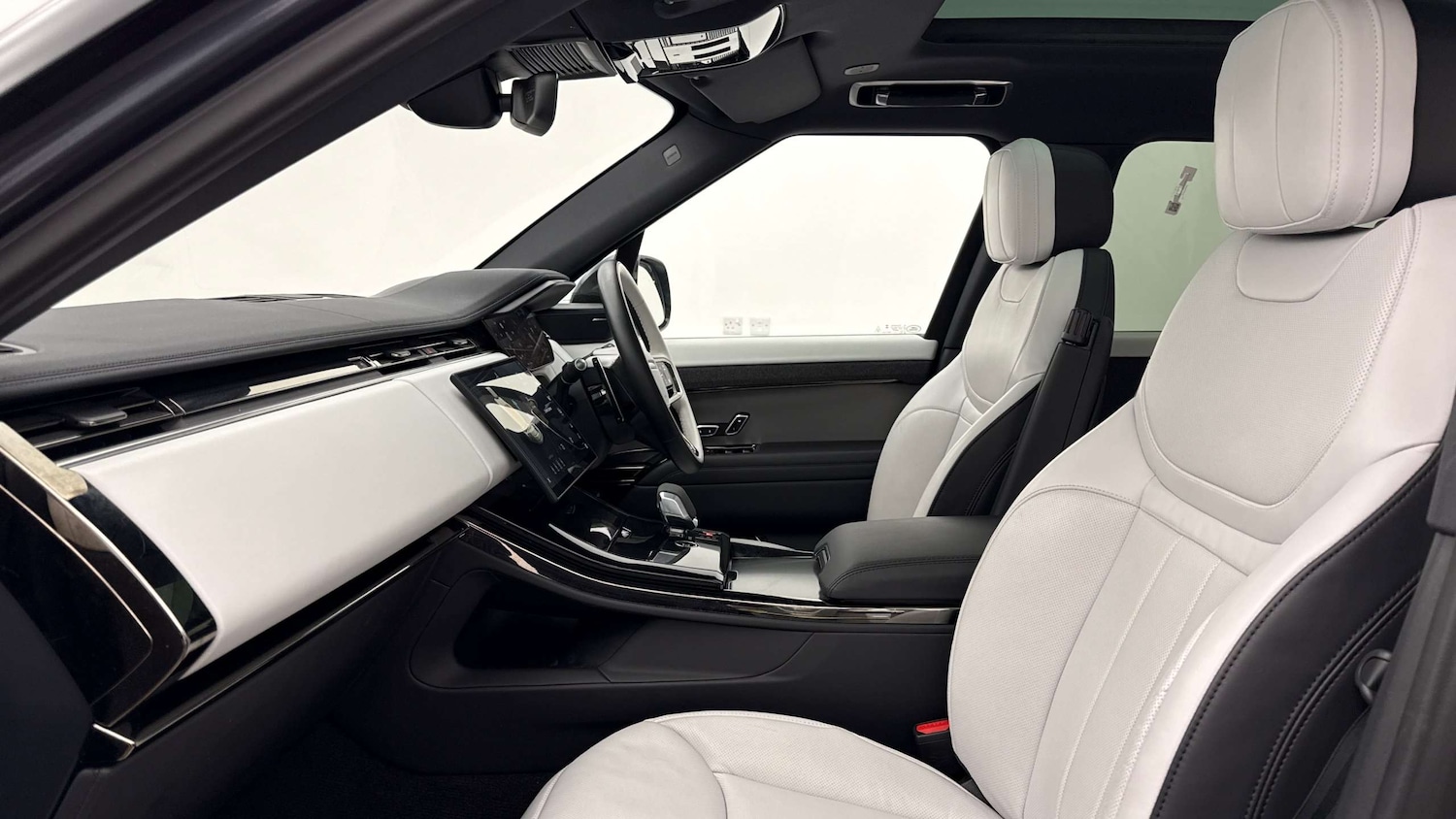 Used Land Rover Range Rover Sport 2024 for sale - 78119151: Photo 3