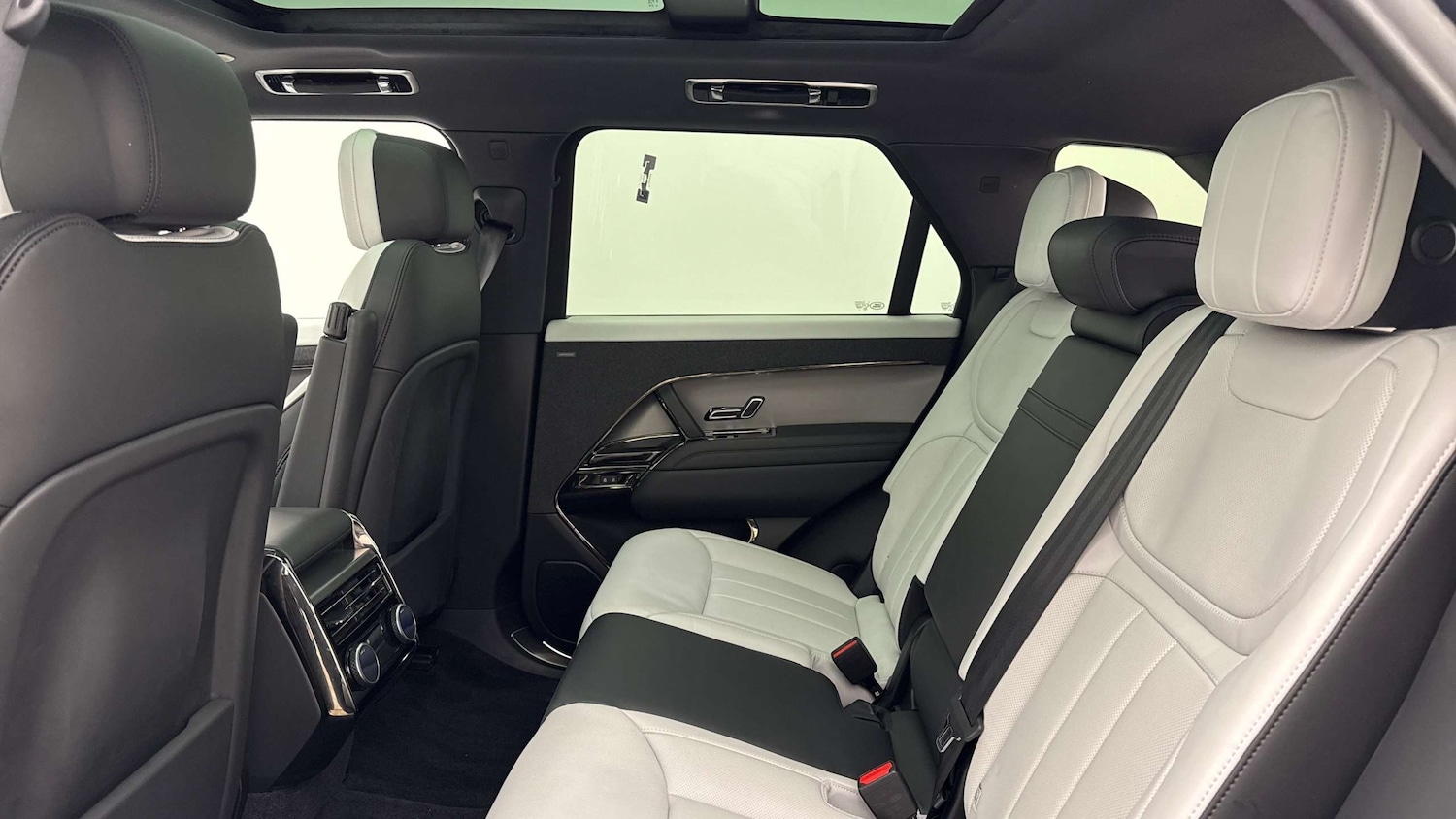 Used Land Rover Range Rover Sport 2024 for sale - 78119151: Photo 4