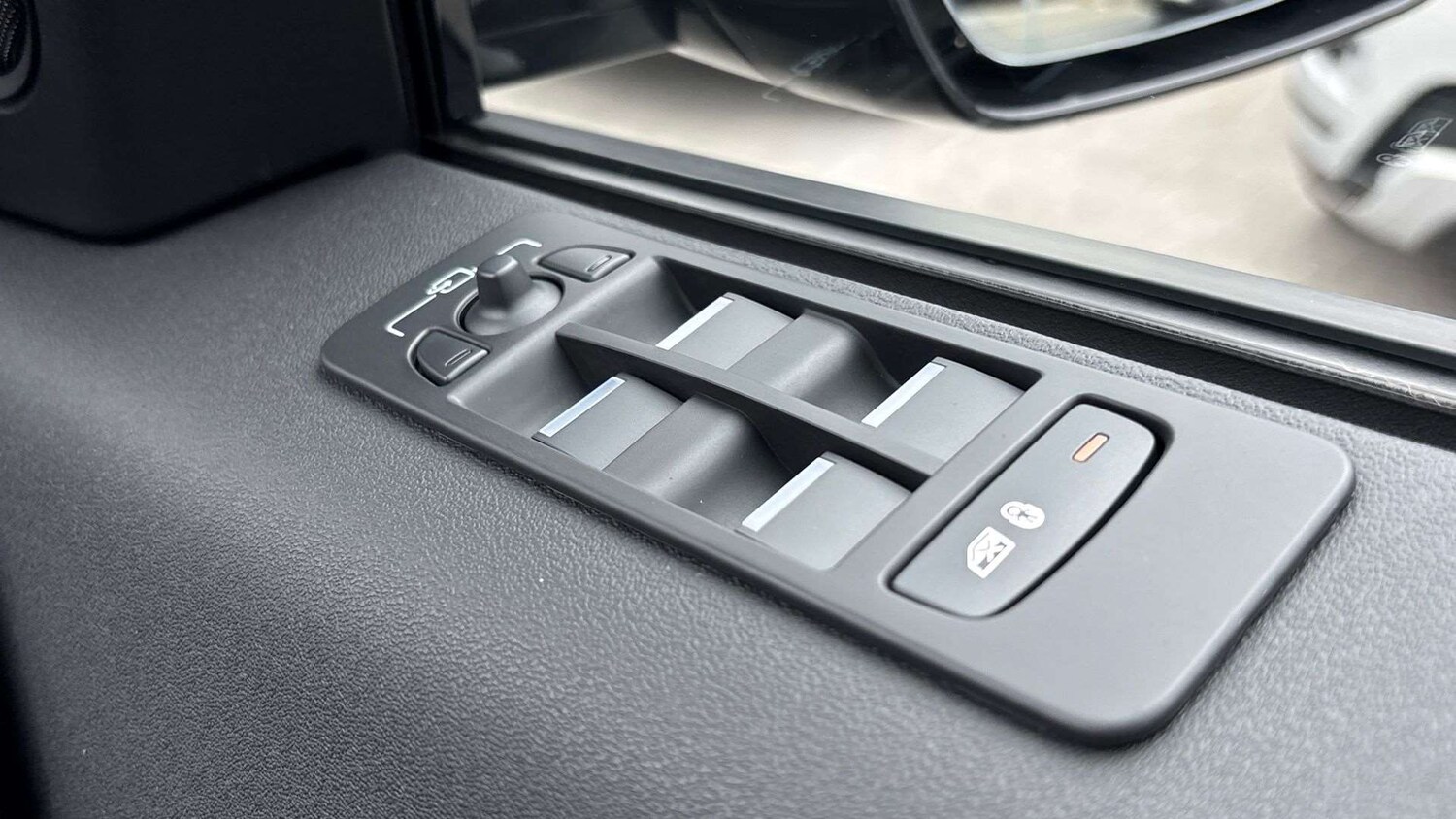 Used Land Rover Discovery Sport 2025 for sale - 78221235: Photo 32