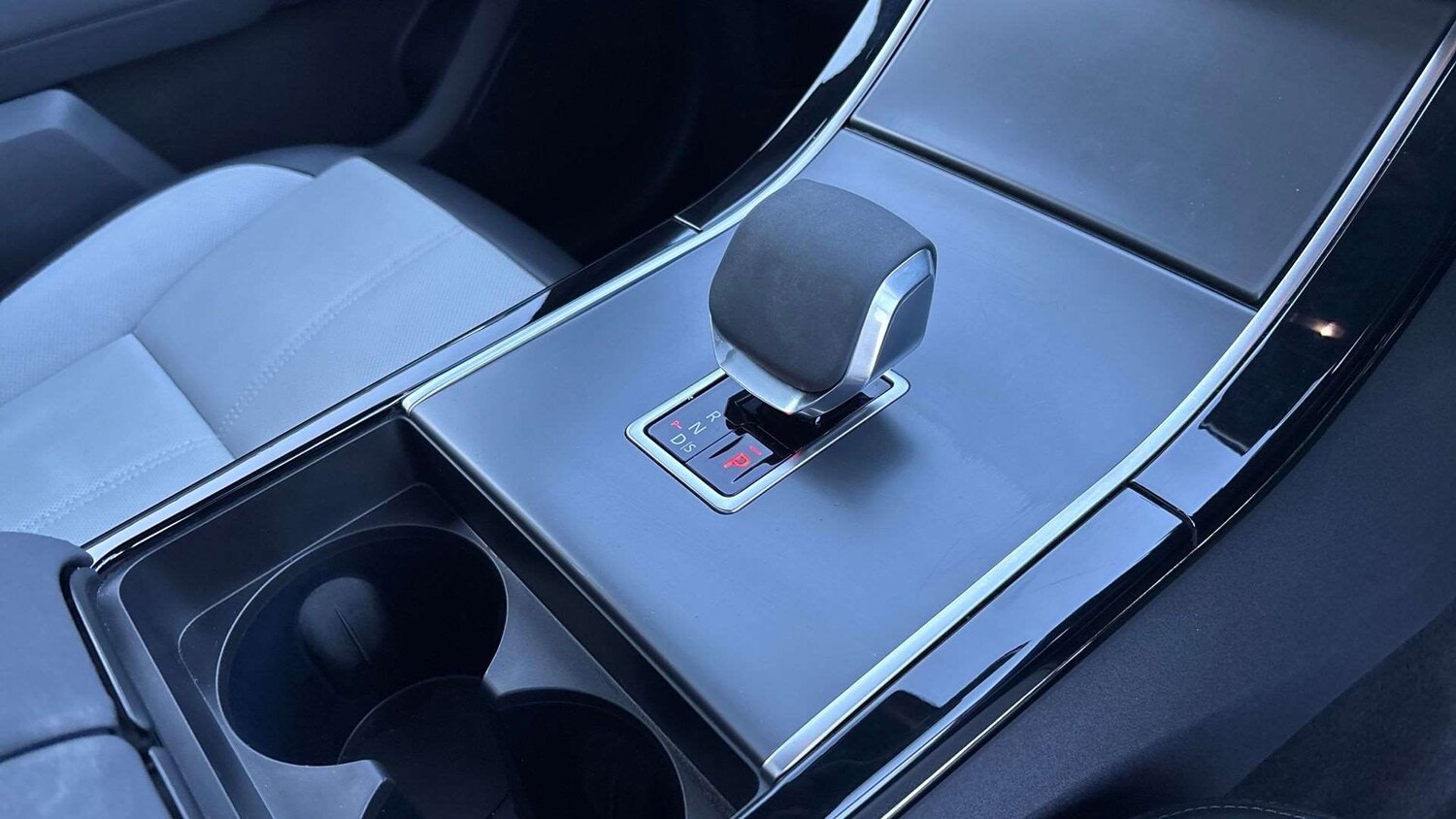 Used Land Rover Range Rover Velar 2023 for sale - 77000230: Photo 13