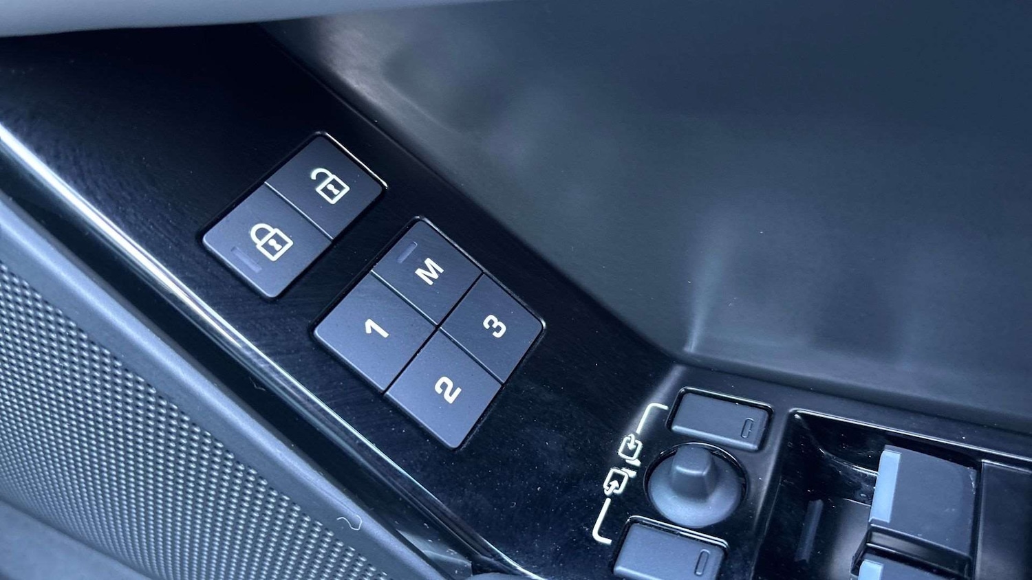 Used Land Rover Range Rover Velar 2023 for sale - 77000230: Photo 24