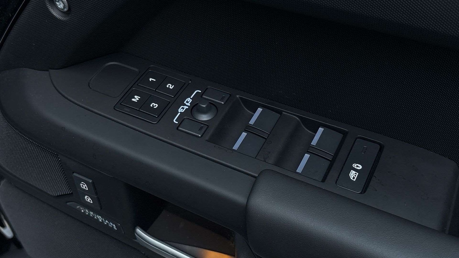 Used Land Rover Defender 2025 for sale - 77389846: Photo 25