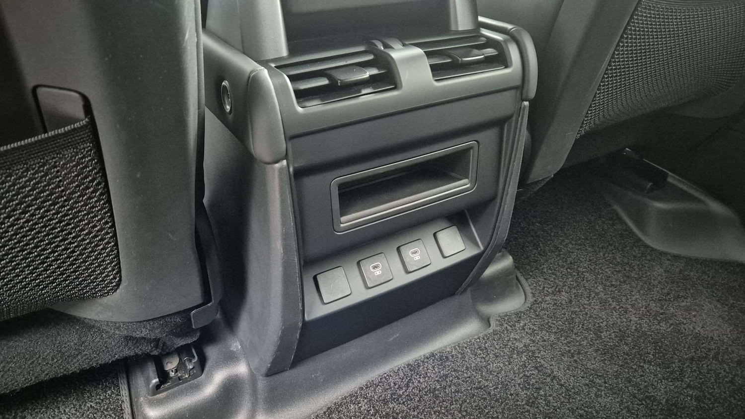 Used Land Rover Defender 2024 for sale - 76460361: Photo 18