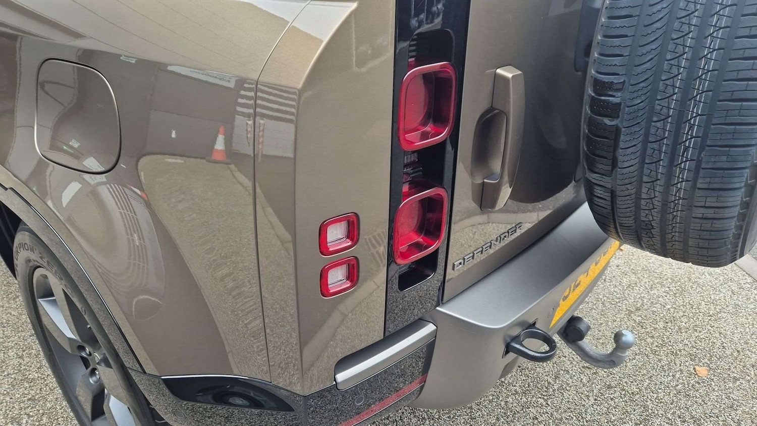 Used Land Rover Defender 2024 for sale - 76460361: Photo 19