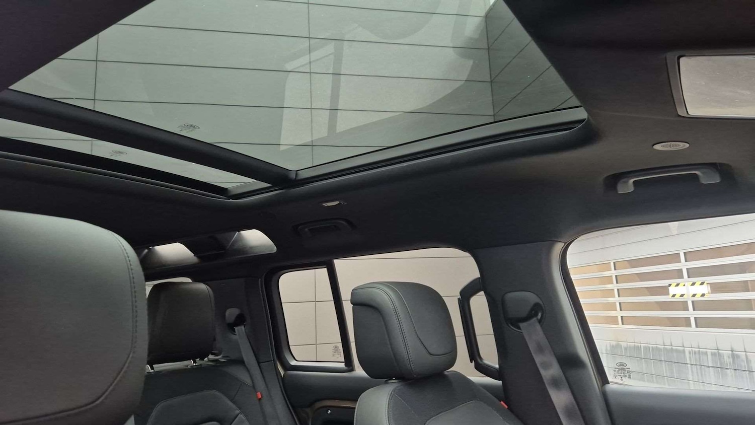 Used Land Rover Defender 2024 for sale - 76460361: Photo 21