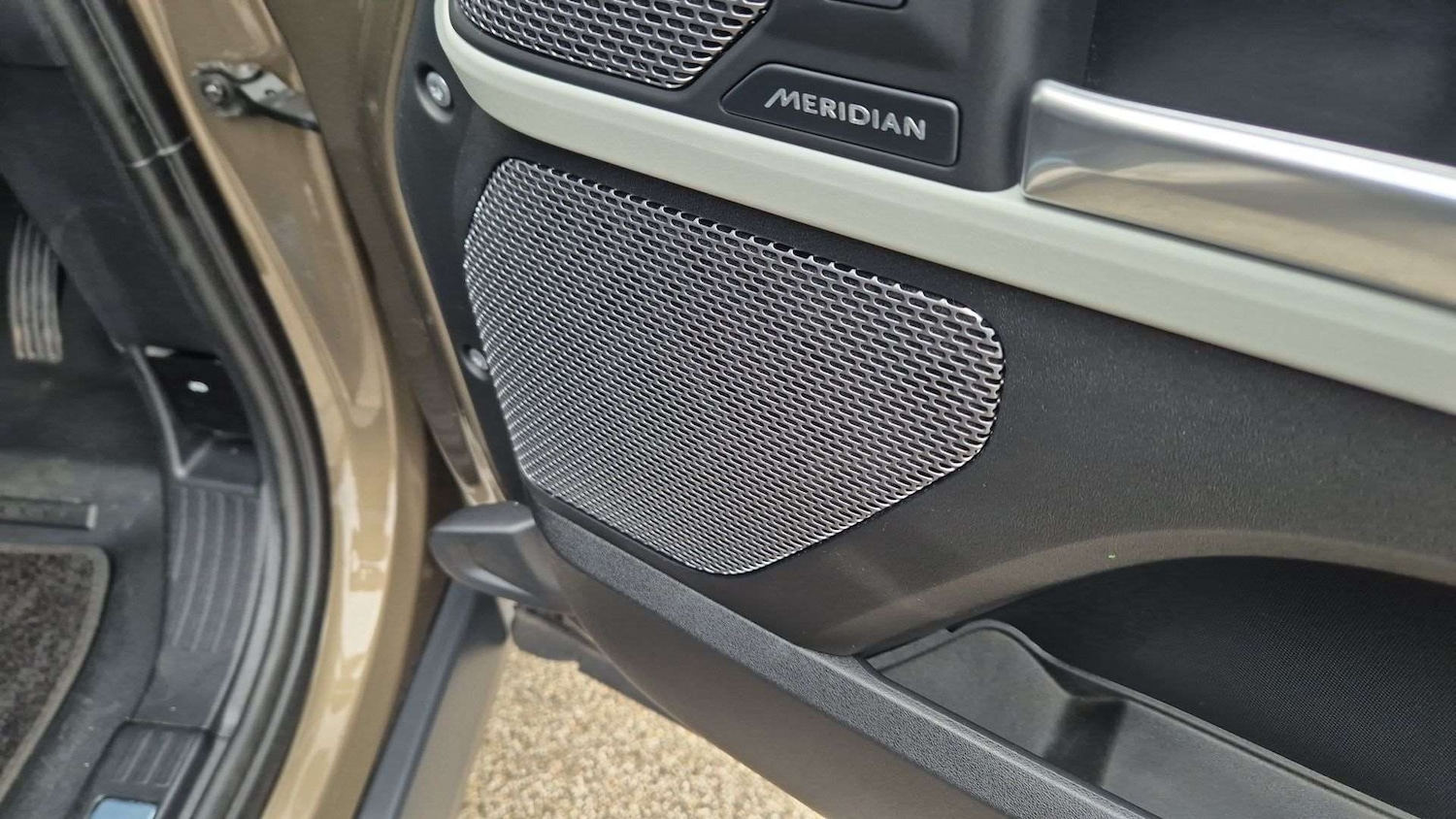 Used Land Rover Defender 2024 for sale - 76460361: Photo 24