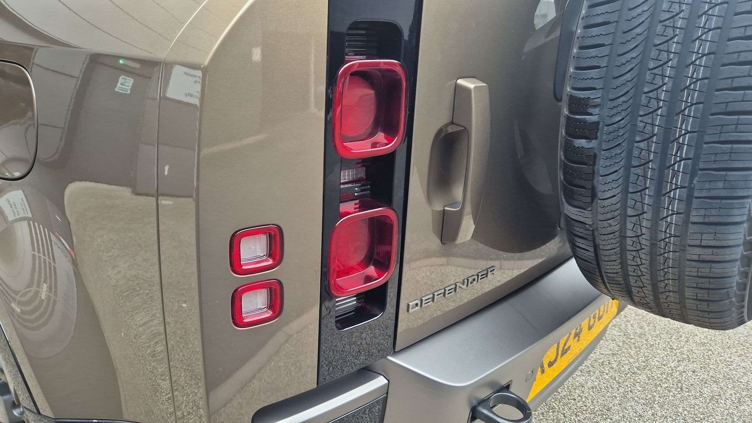 Used Land Rover Defender 2024 for sale - 76460361: Photo 26