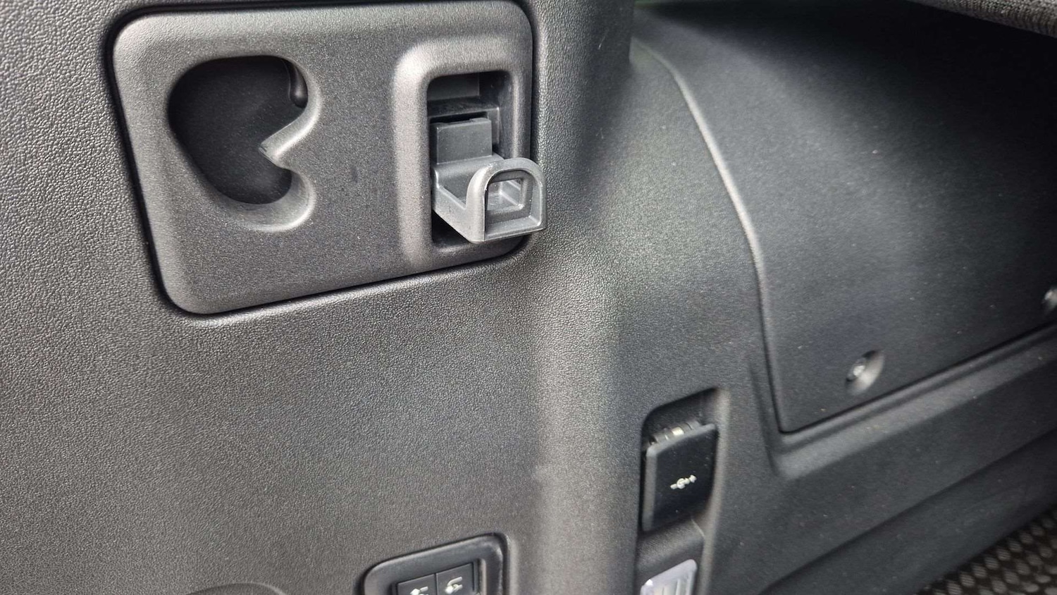 Used Land Rover Defender 2024 for sale - 76460361: Photo 27