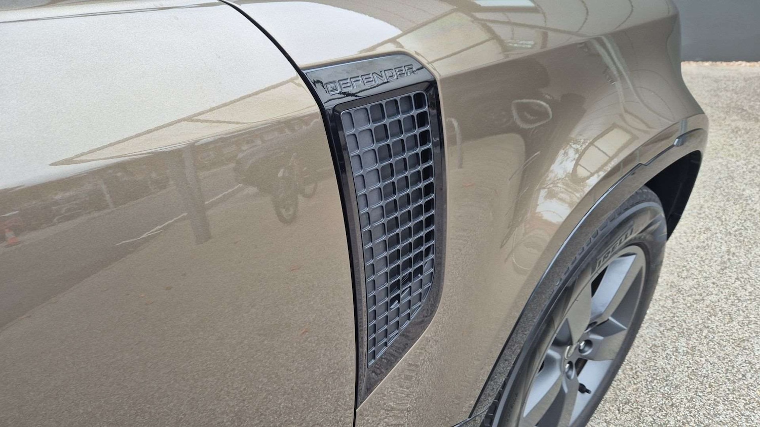 Used Land Rover Defender 2024 for sale - 76460361: Photo 28