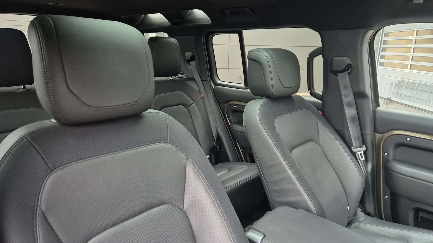 Used Land Rover Defender 2024 for sale - 76460361: Photo 33