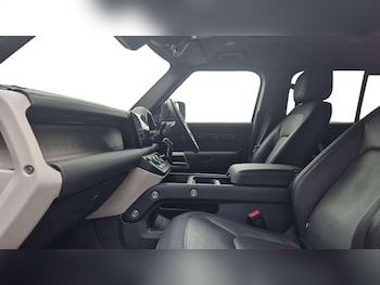 Used Land Rover Defender 2024 for sale - 76460361: Photo