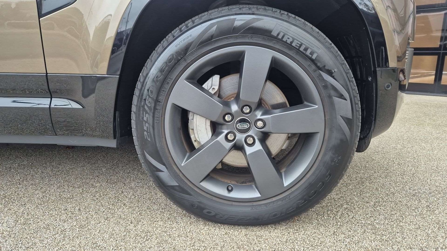 Used Land Rover Defender 2024 for sale - 76460361: Photo 8