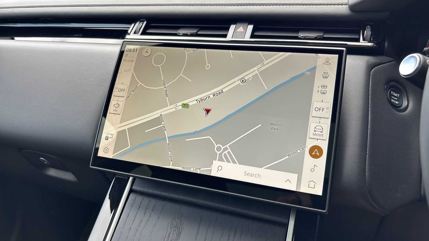 Used Land Rover Range Rover Velar 2025 for sale - 76459787: Photo 11