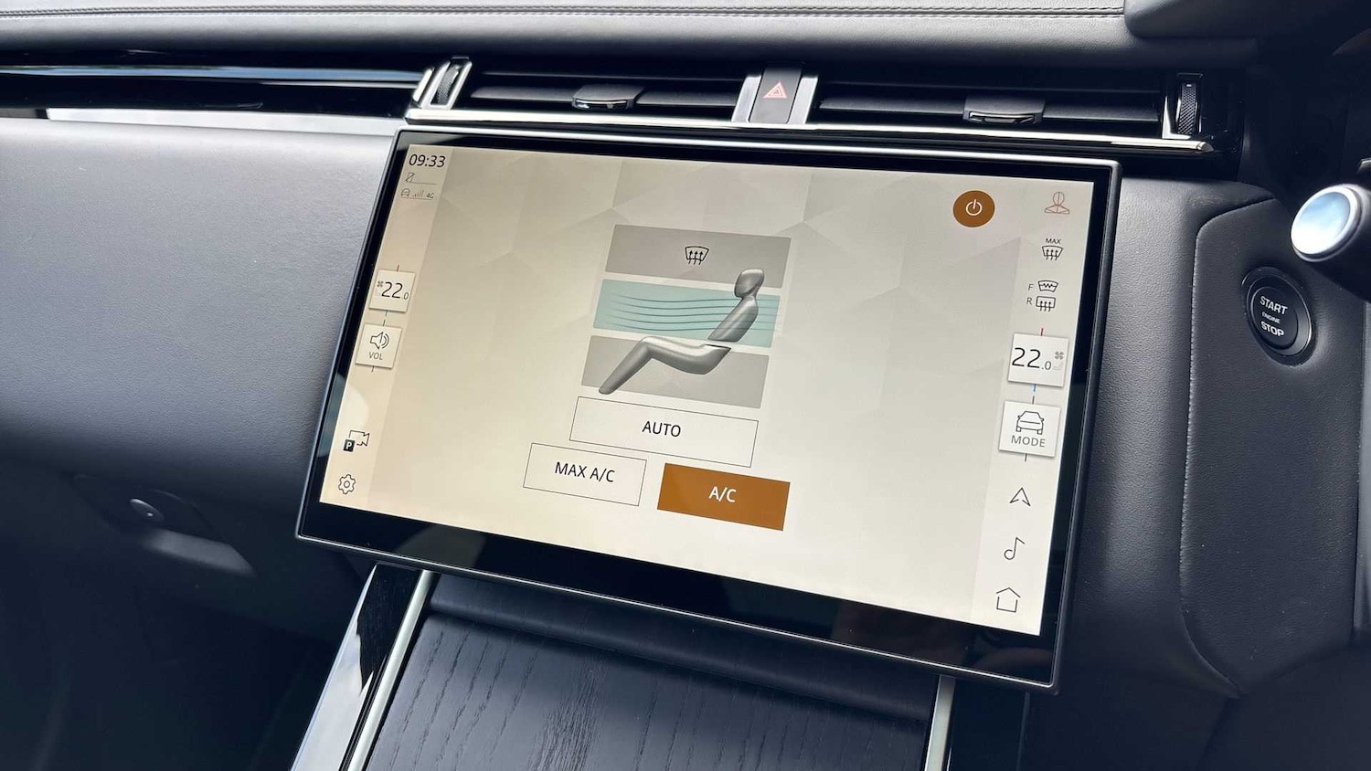 Used Land Rover Range Rover Velar 2025 for sale - 76459787: Photo 31