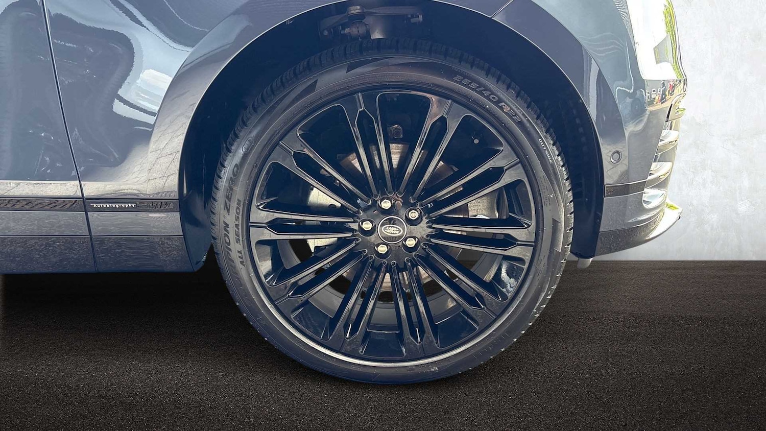 Used Land Rover Range Rover Velar 2025 for sale - 76459787: Photo 8