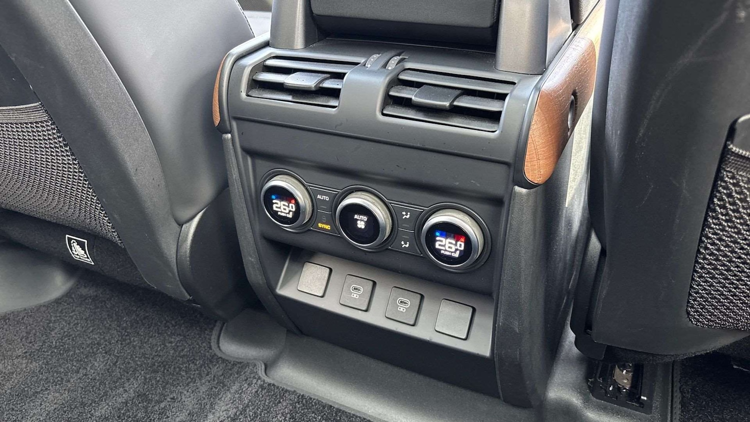 Used Land Rover Defender 2022 for sale - 76460408: Photo 18