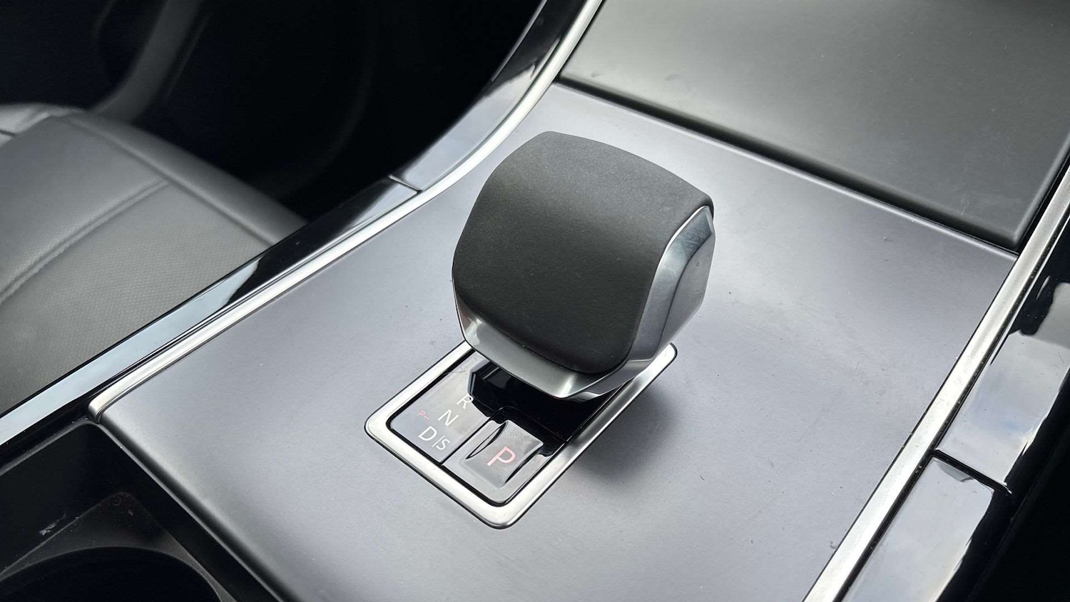 Used Land Rover Range Rover Velar 2023 for sale - 76967728: Photo 13