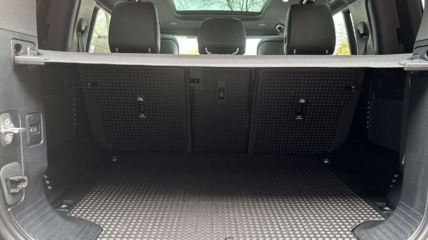 Used Land Rover Defender 2023 for sale - 76460172: Photo 10