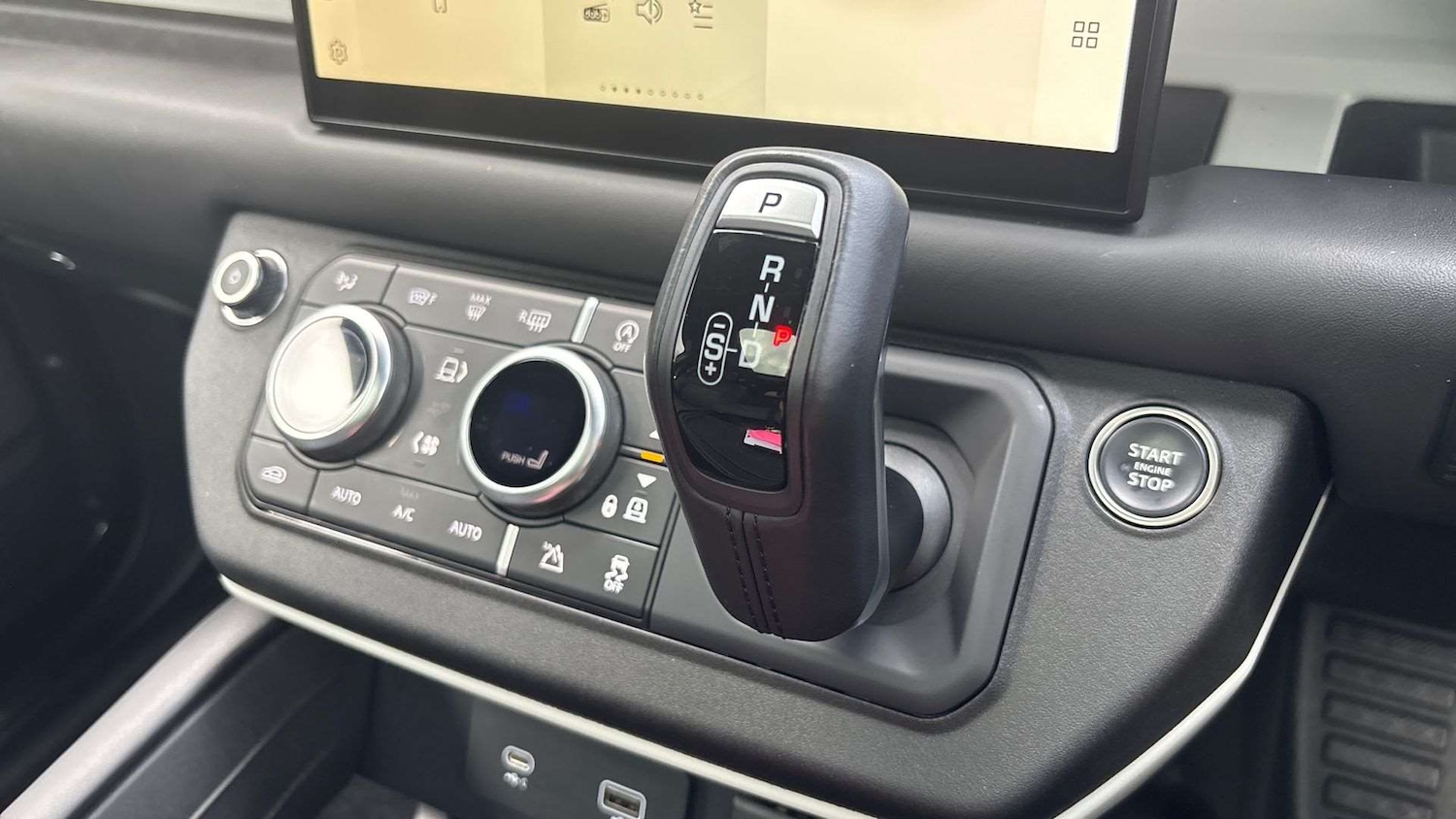 Used Land Rover Defender 2023 for sale - 76460172: Photo 13