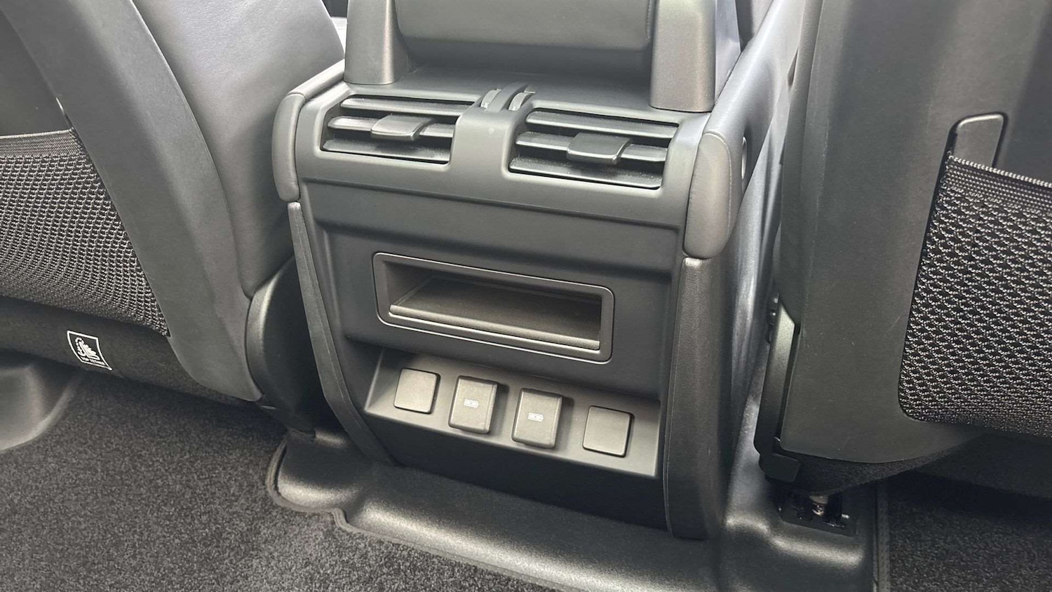 Used Land Rover Defender 2023 for sale - 76460172: Photo 18