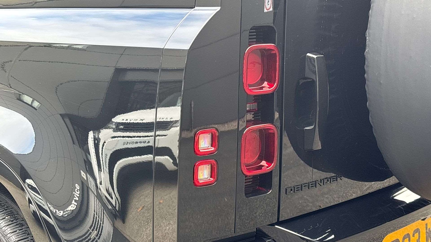 Used Land Rover Defender 2023 for sale - 76460172: Photo 19