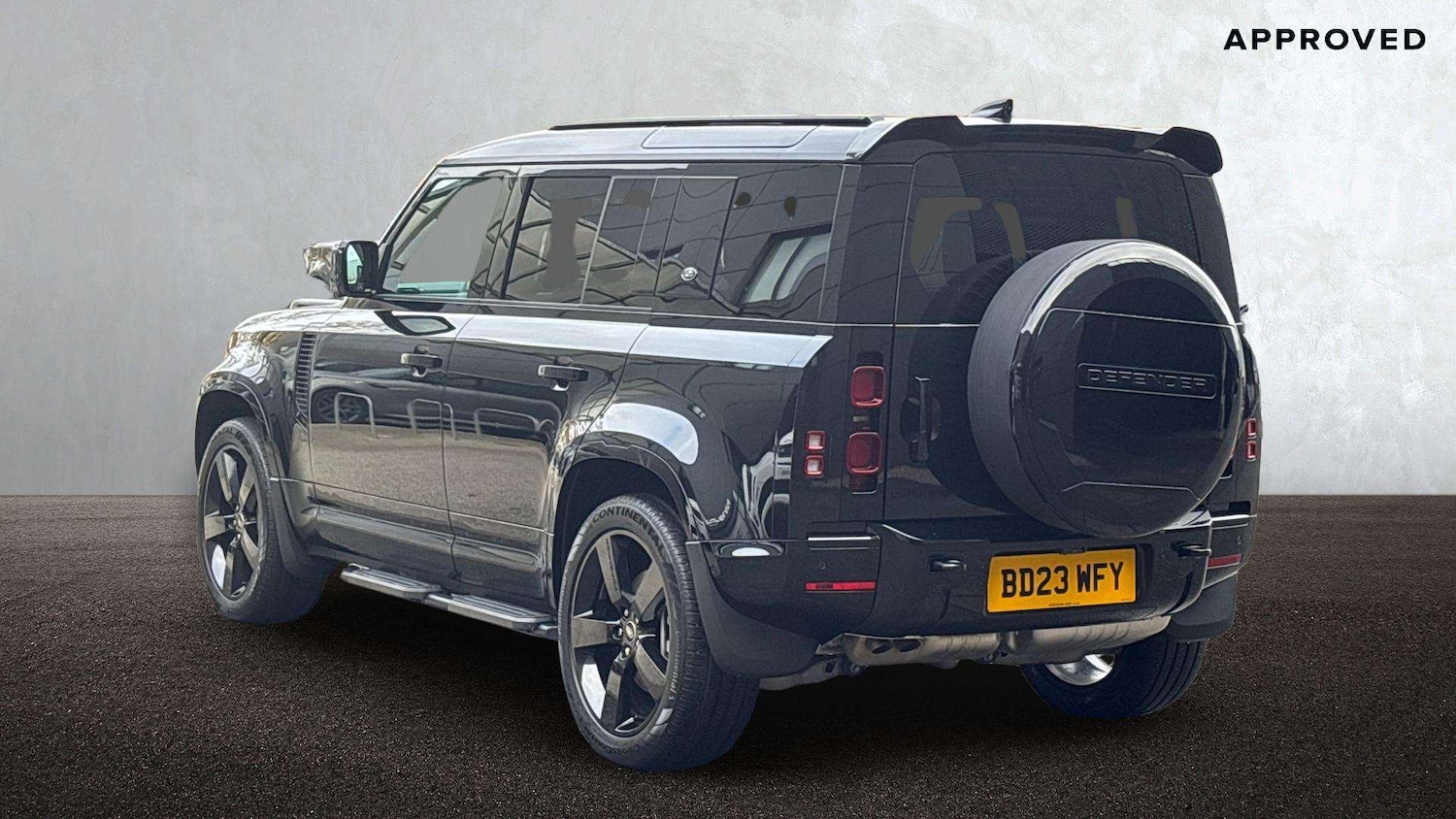 Used Land Rover Defender 2023 for sale - 76460172: Photo 2